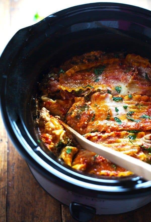 Super Easy Skinny Veggie Crockpot Lasagna - a handful of simple ingredients for a healthy family dinner. | https://simple-slim.today