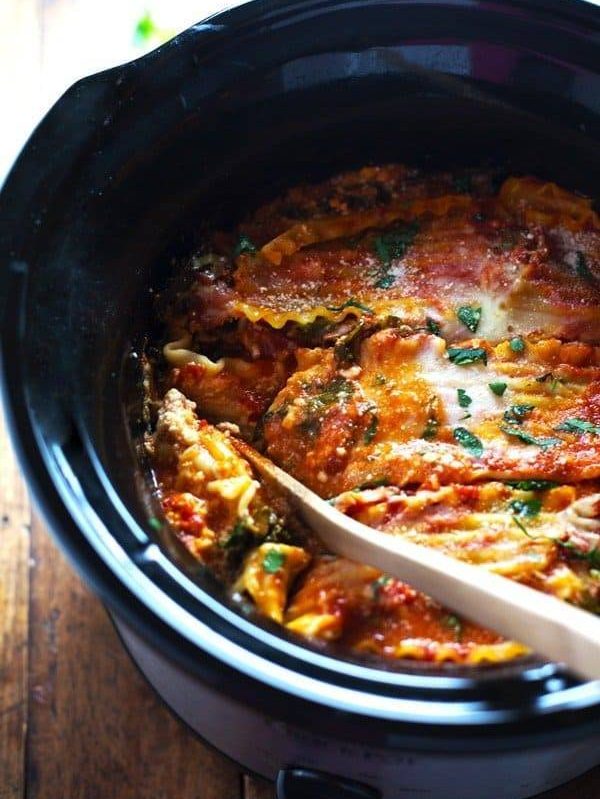 Super Easy Skinny Veggie Crockpot Lasagna - a handful of simple ingredients for a healthy family dinner. | https://simple-slim.today